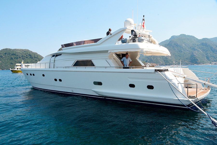 Alanya Yacht Rental 26m Ferretti 80